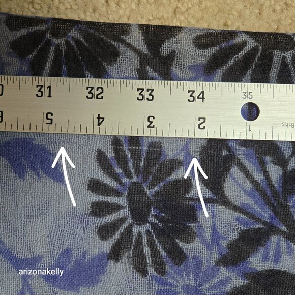 Cashmere Lightweight Scarf Floral Design - Picture 9 of 10